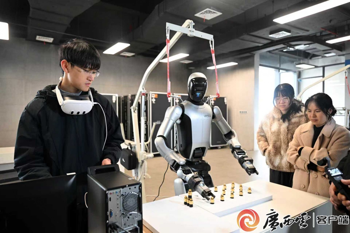 广西日报头版头条关注｜柳州发出工业号令：“机器人，列阵！”